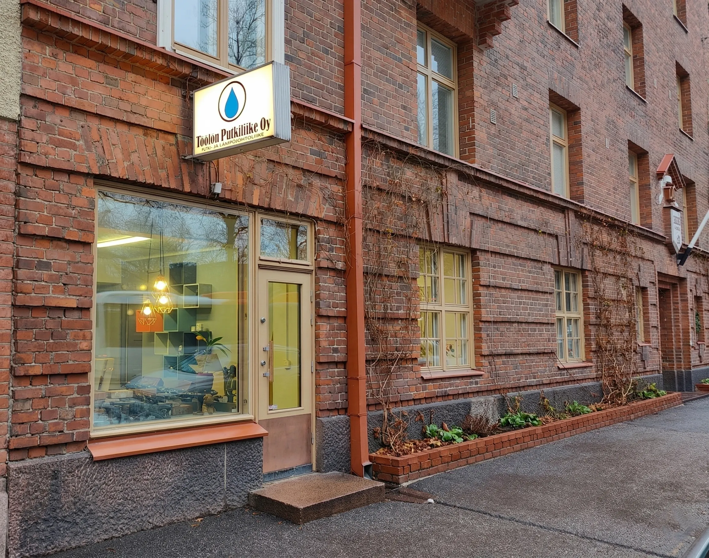 Töölön Putkiliike Oy julkisivu